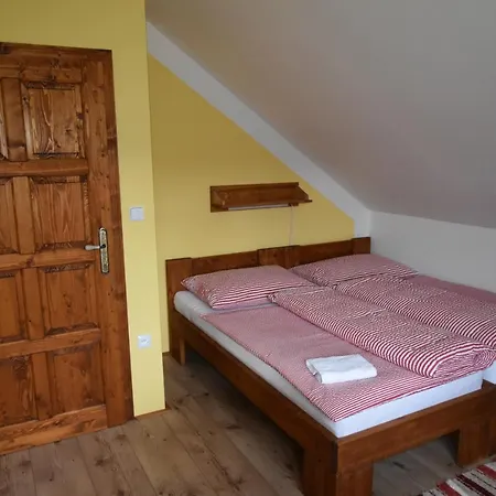 Tomiva Apartament *