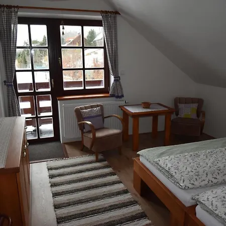 Tomiva Apartament *