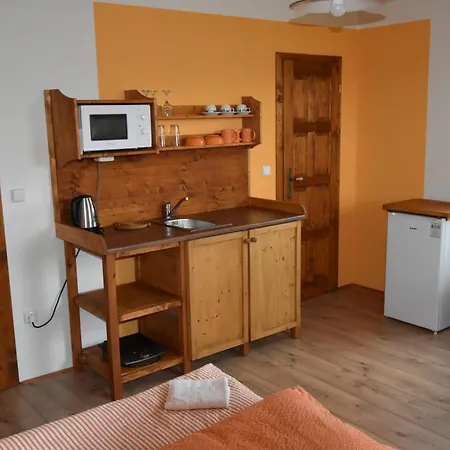 Tomiva Apartament *